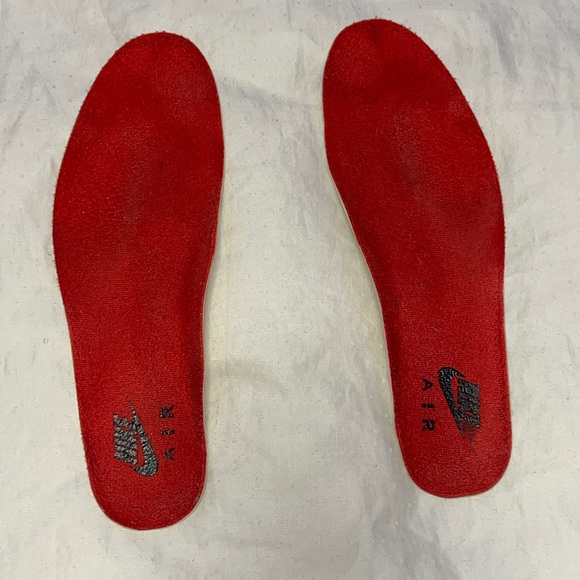 Air Jordan 4 Bred 2019 - Picture 9 of 16